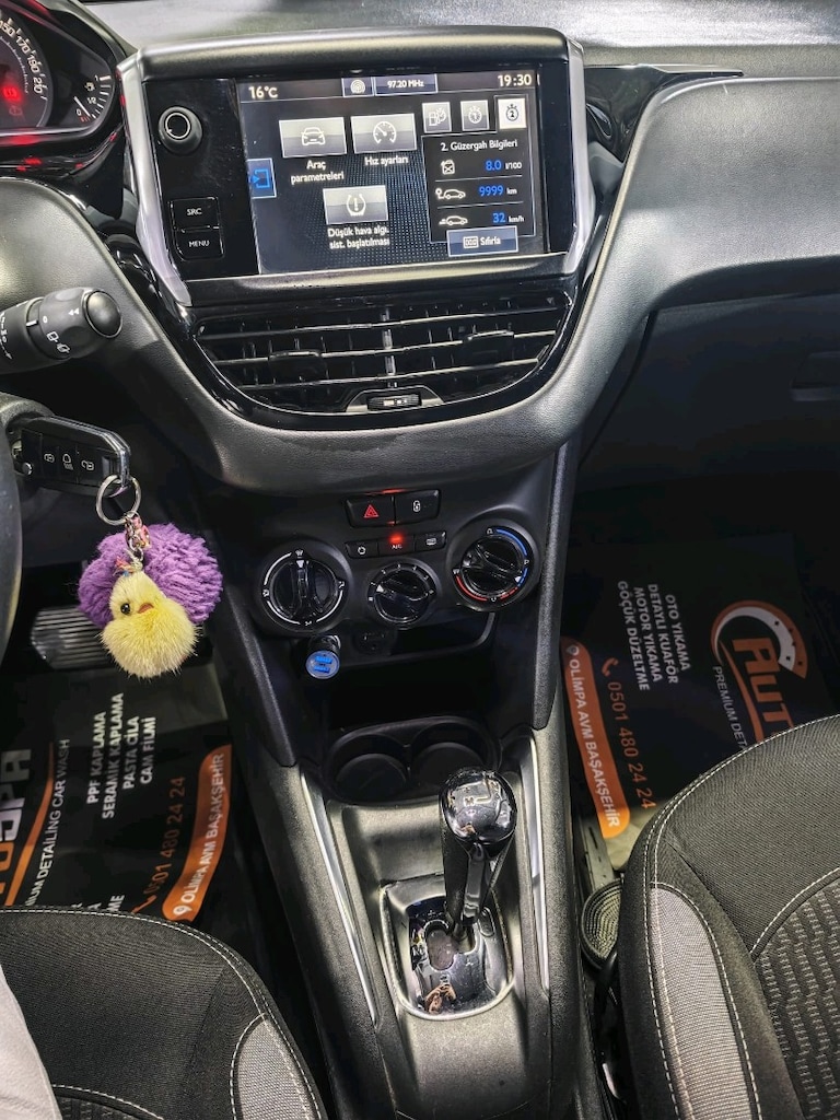Peugeot 208 2015 MODEL CAM TAVANLI Tum ağır bakımları yapılmış temiz - 8