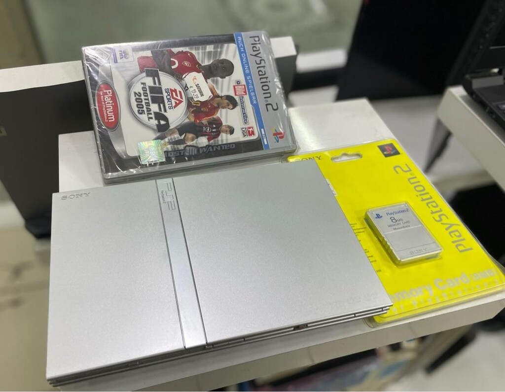 PLAYSTATİON 2 SLİM YANINDA SIFIR KAPALI KUTU 8 MB MEMORY KART SIFIR - 2
