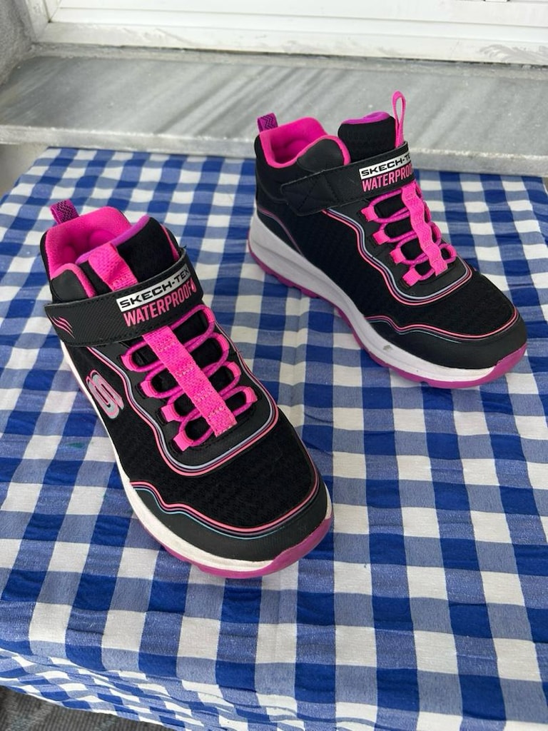 Skechers Waterproof Kız Çocuk 33 numara Bot