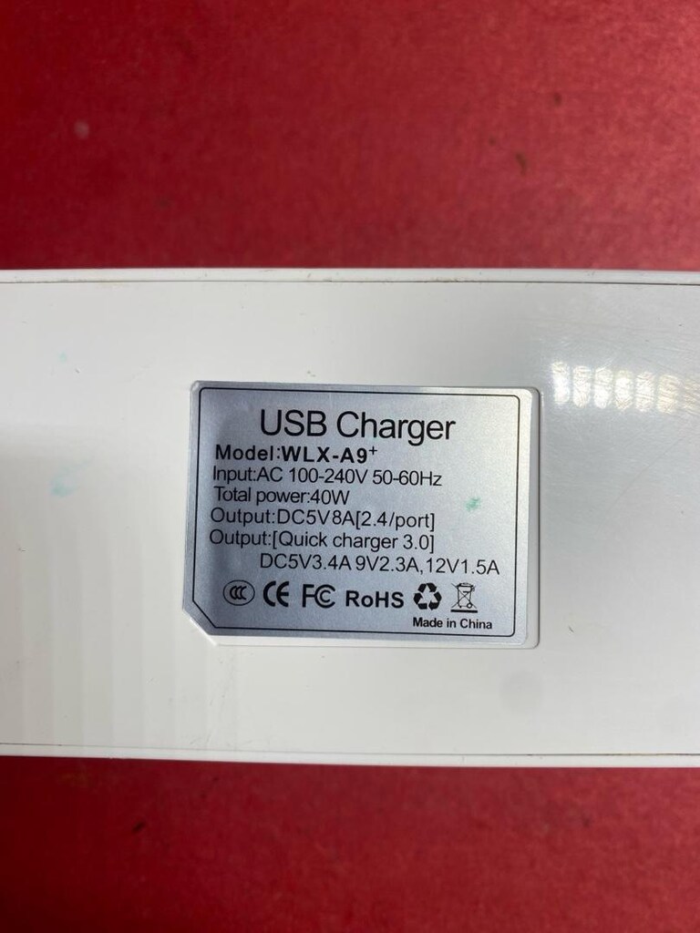 8 Port 40W 3A Type-C Dijital Amper Göstergeli Şarj İstasyonu - 5