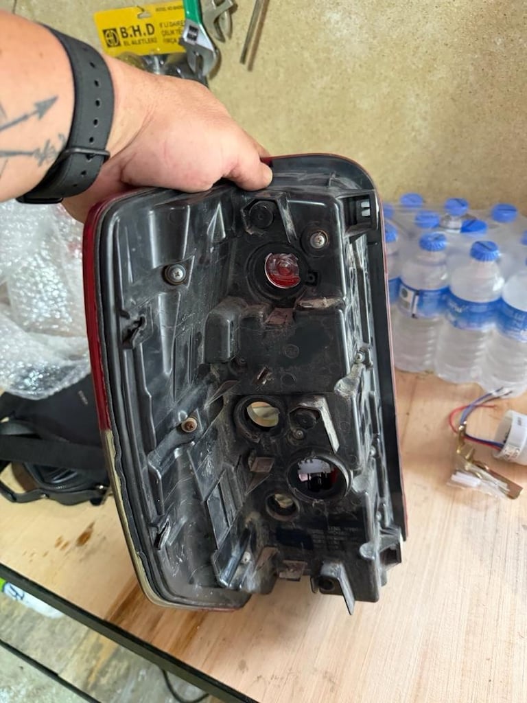 L200 2021 model sağ arka stop lambası komple - 6