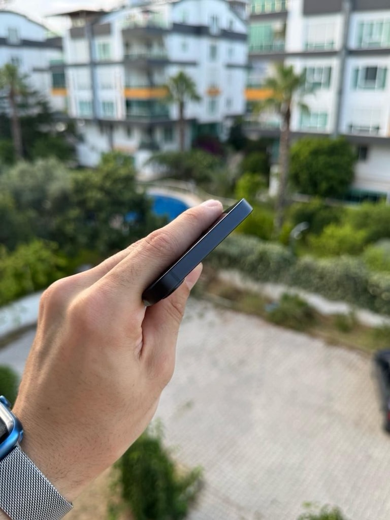 İPhone 16e 128GB Hatasız - 4