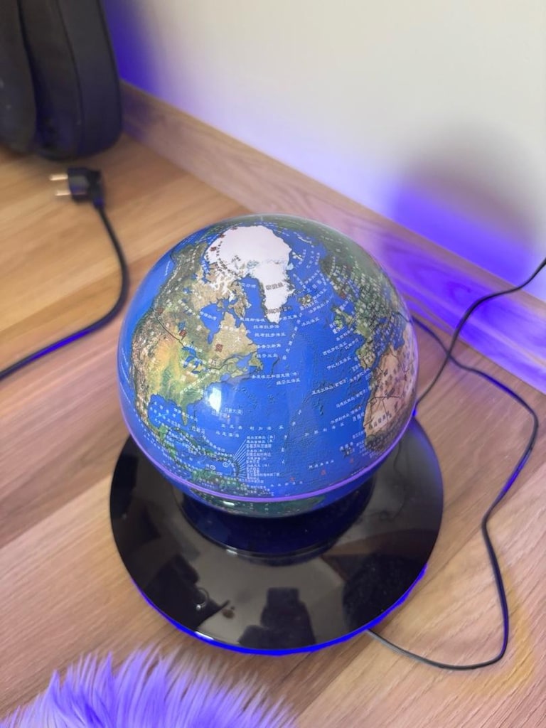 LED ISIKLI DUNYA KURE MIKNATISLI HAVADA DURUYOR - 3