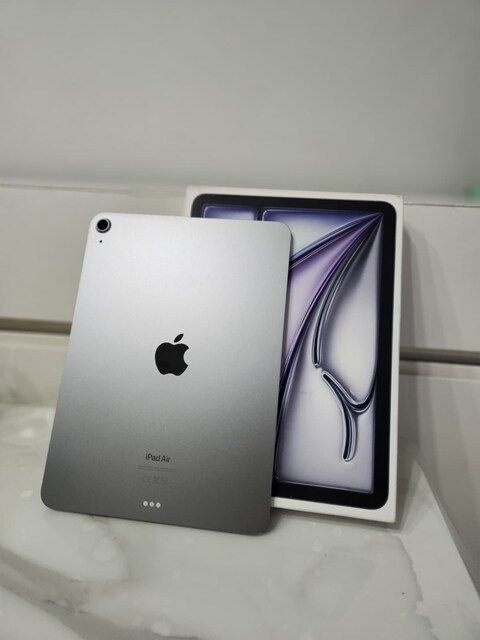 Sahibinden Tertemiz Kutulu iPad Air 6 (M2) 128 GB + Kalemli
