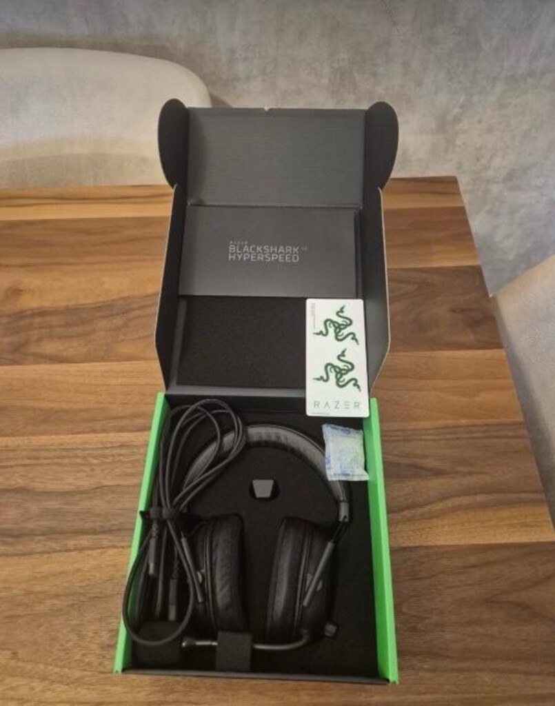 Razer BlackShark V2 HyperSpeed Kablolu/Kablosuz Oyuncu Kulaklığı - 2