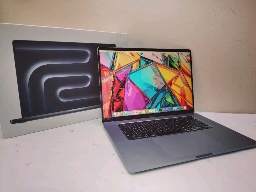 MacBook PRO İ9 İŞLEMCİ 16 İNÇ 1TB SSD 16GB RAM 4GB GPU - 7
