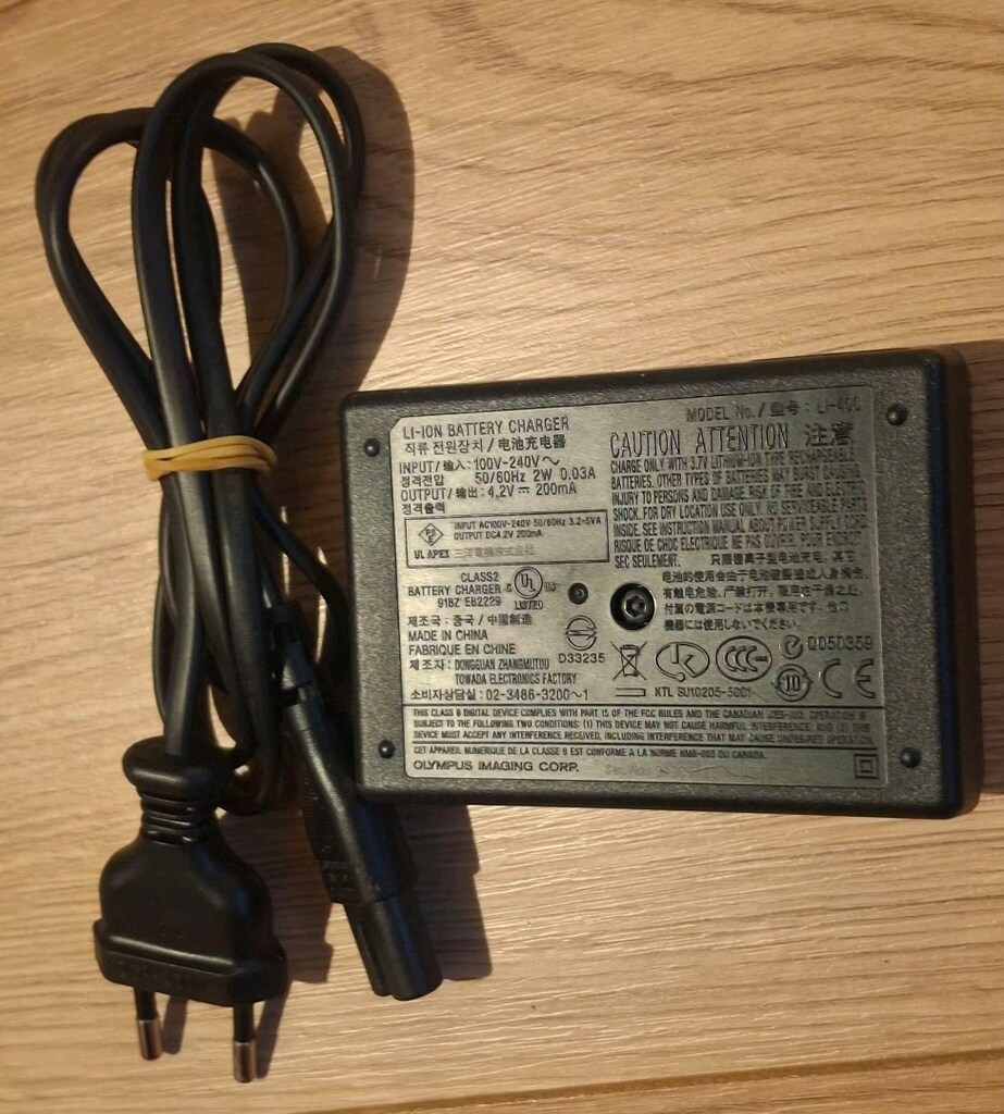 OLYMPUS FE-280 - 7