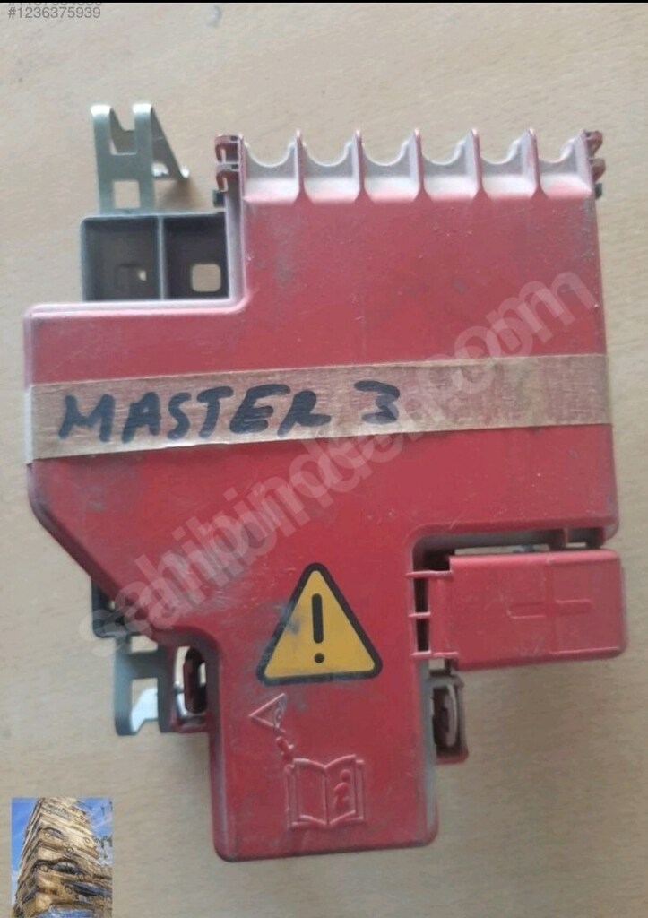 MASTER 3 ORİJİNAL AKÜ KUTUP BAŞI SİGORTA KUTUSU - 2