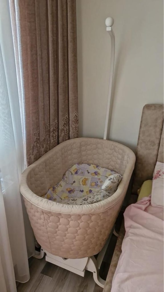 Ahşap Sallanır Örtülü Beşik - 2