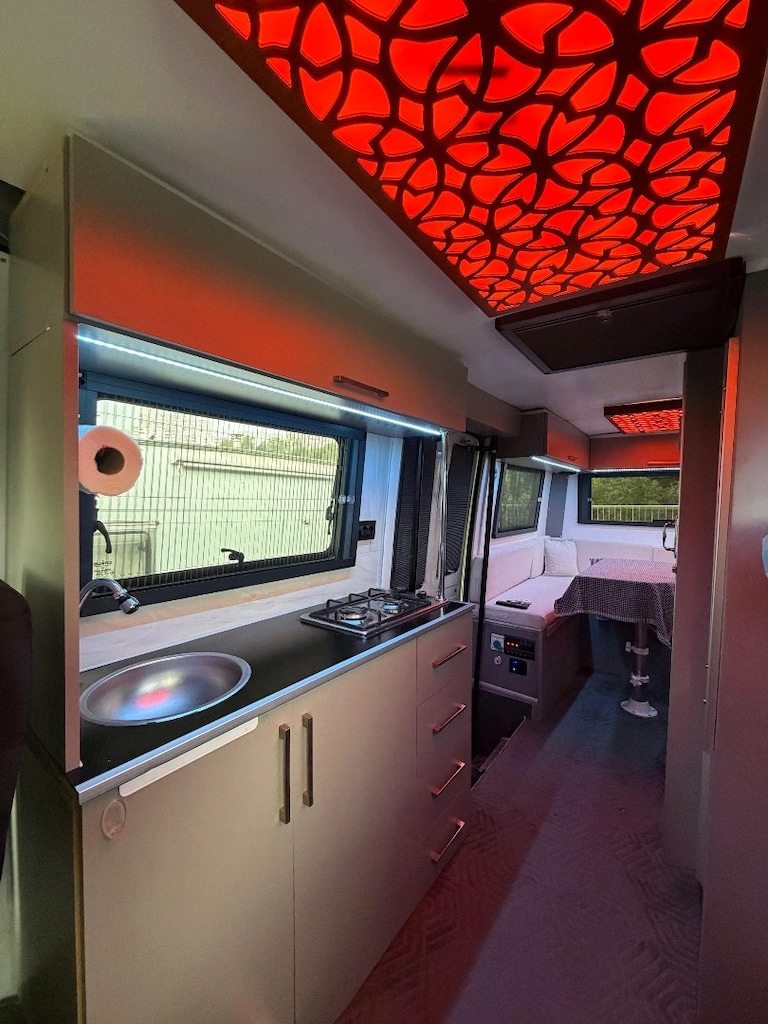KARAVAN 2009 model BMC Levent xlarge - 8