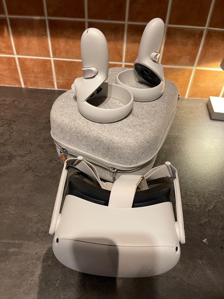 Oculus Quest 2 - 2