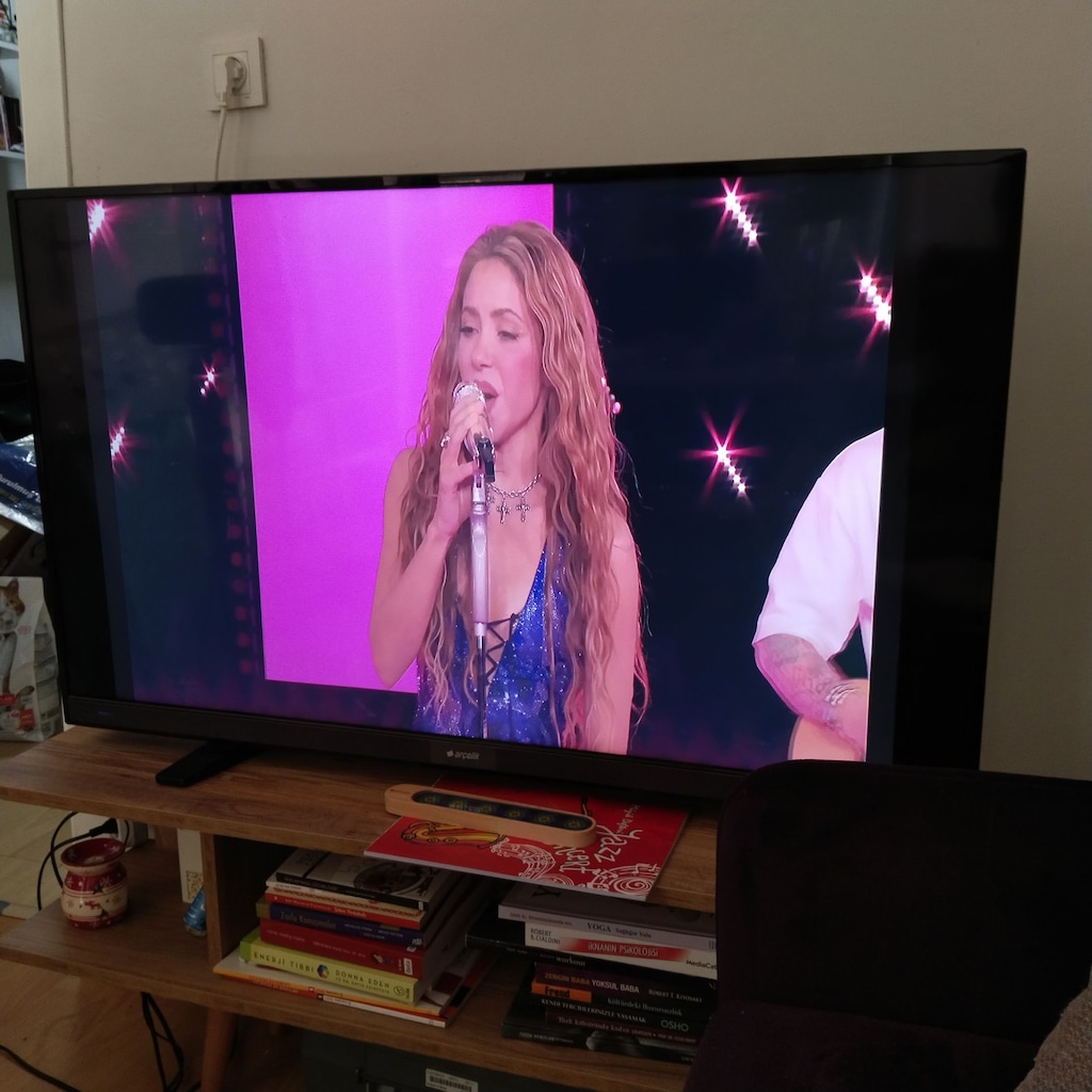 ARÇELİK 105 EKRAN TV - 2