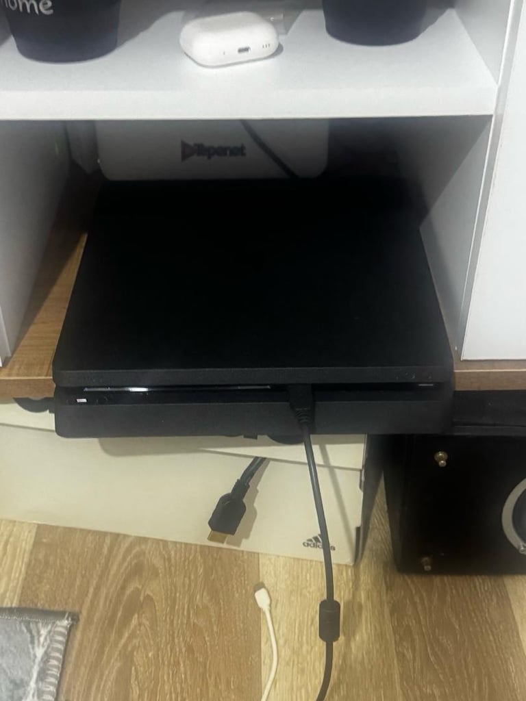 PS4 CDversion kırık değil CD versiyonlu
