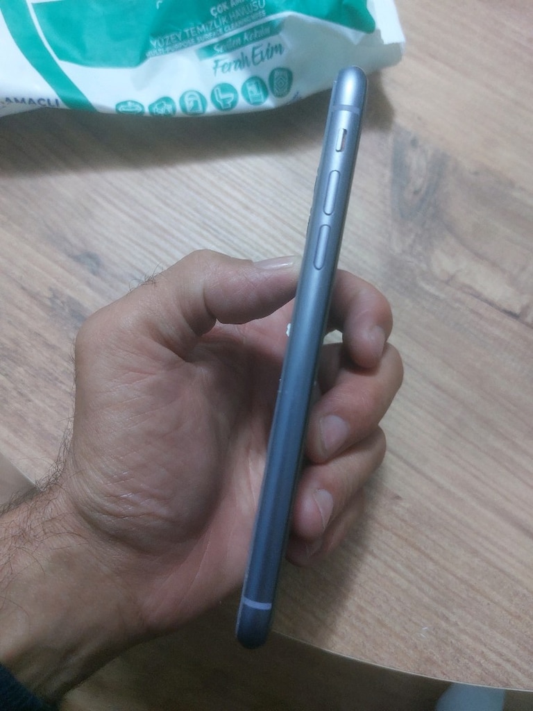 iphone 11 lila renk kutusu vardır.128 gb - 7