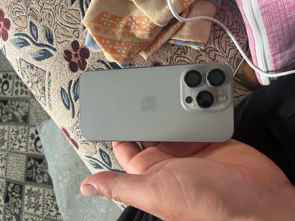 iPhone 15 pro gb - 4
