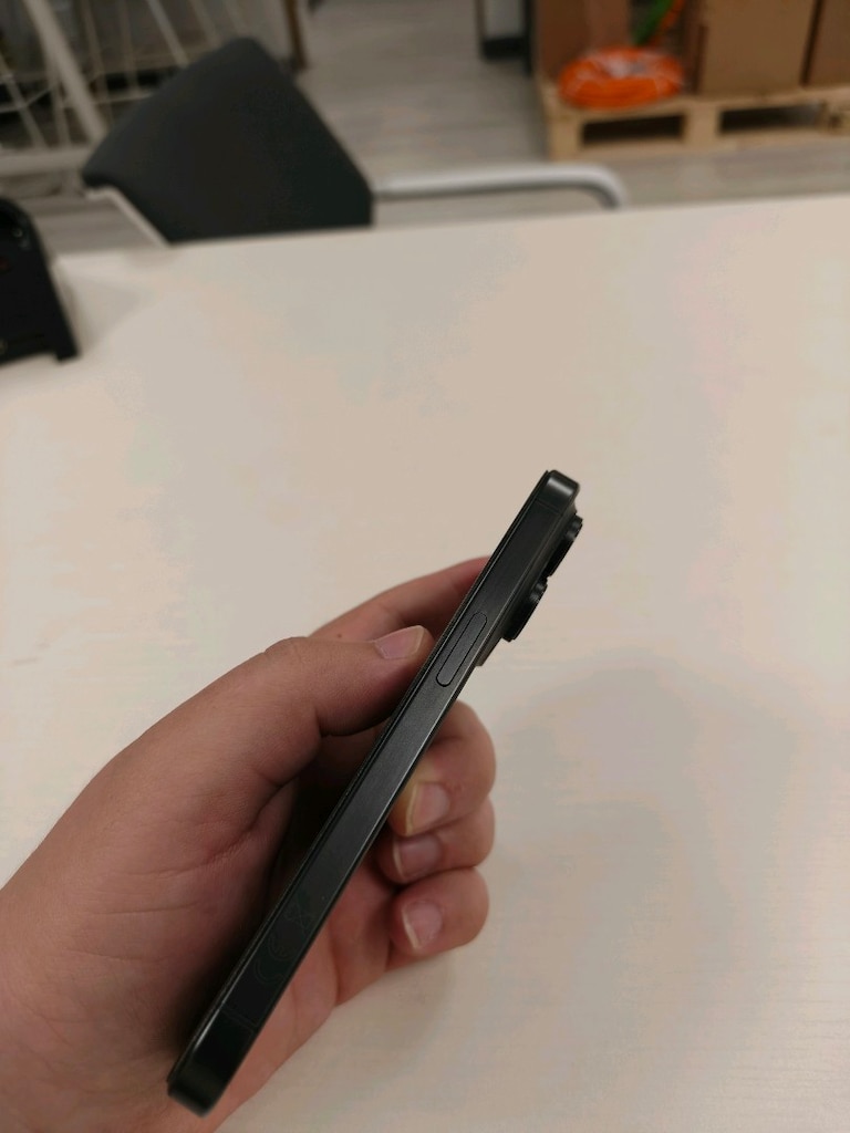 15 Pro 256 GB - 4