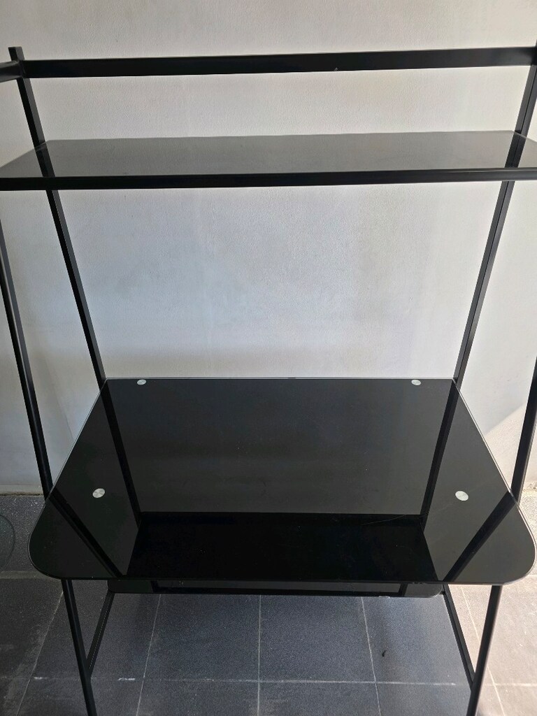 Metal camlı raf - 3