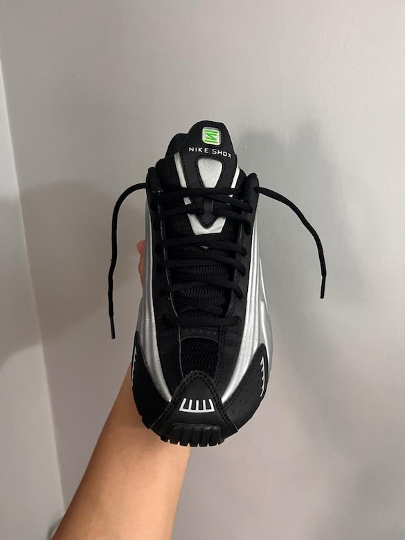 Nike Shox R4 Metallic Silver Green Strike - 2