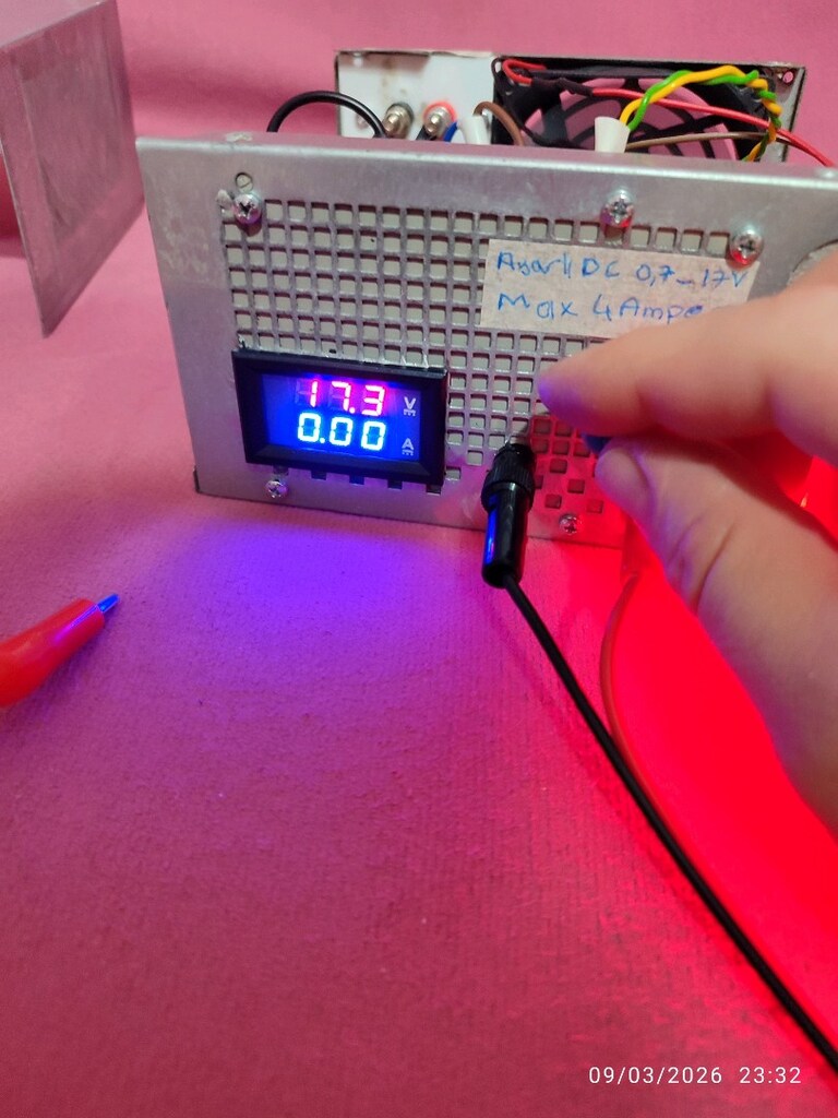 ayarlı0.7 17volt mak.4amper göstergeli adaptör 1000 tl - 3