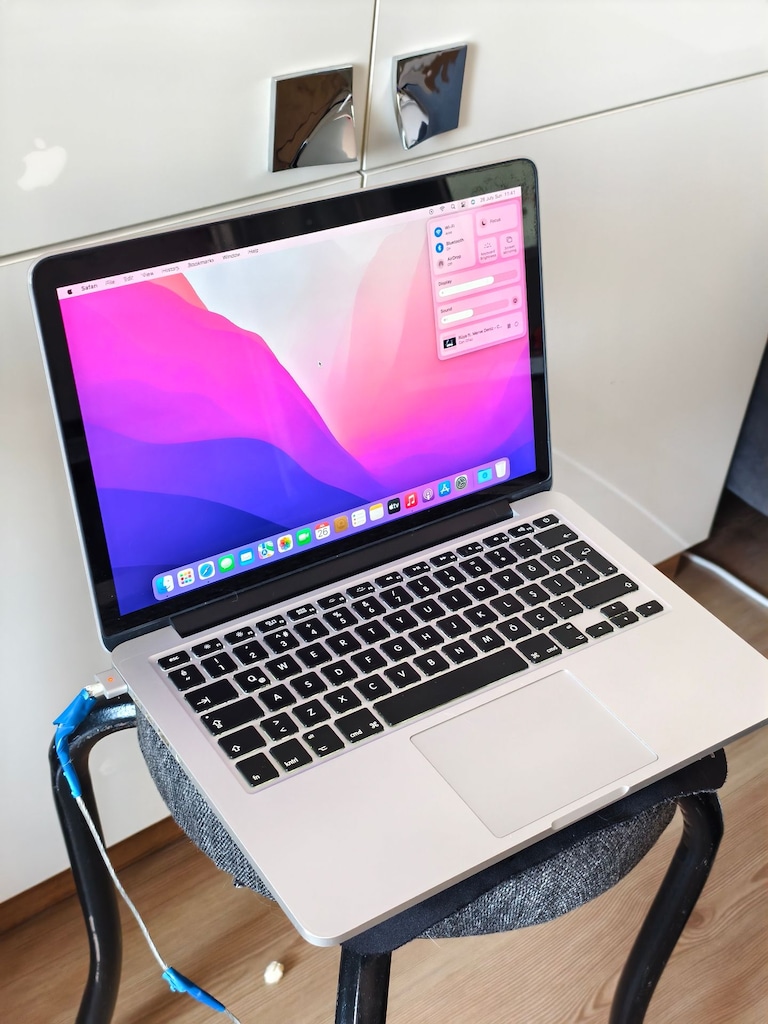 MACBOOK PRO 2015 - İ5 - 2K RETİNA EKRAN - 256 GB SSD - 8 GB RAM - 13
