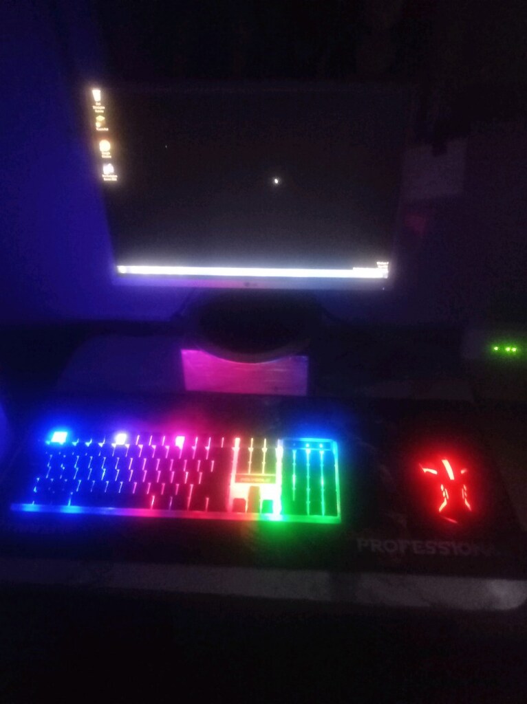 çalışır durumda CS 1.6 sı yüklü veriyorum game loop da yüklü ve opera - 11