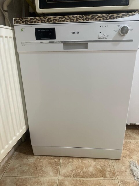 Sorunsuz sıkıntısız 4 programlı ekranlı Bulaşık makinesi