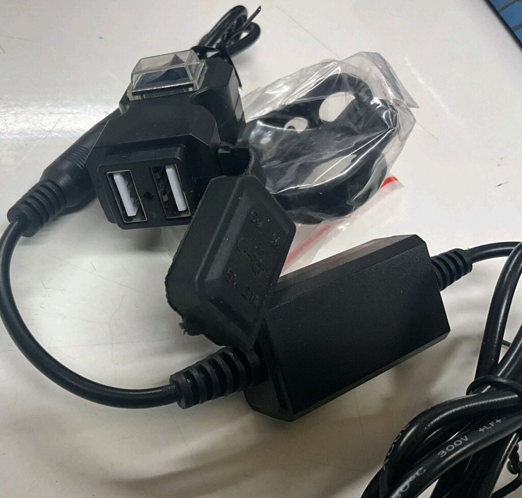 Motosiklet Çift USB Portlu Şarj Cihazı Soketi Su Geçirmez Güç Adaptörü - 5