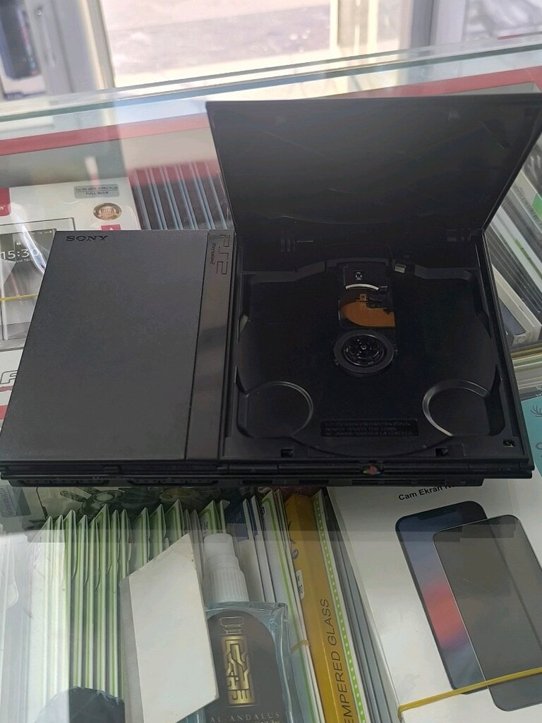 PlayStation 2 5 Adet koleksiyonluk oyunla birlikte - 2