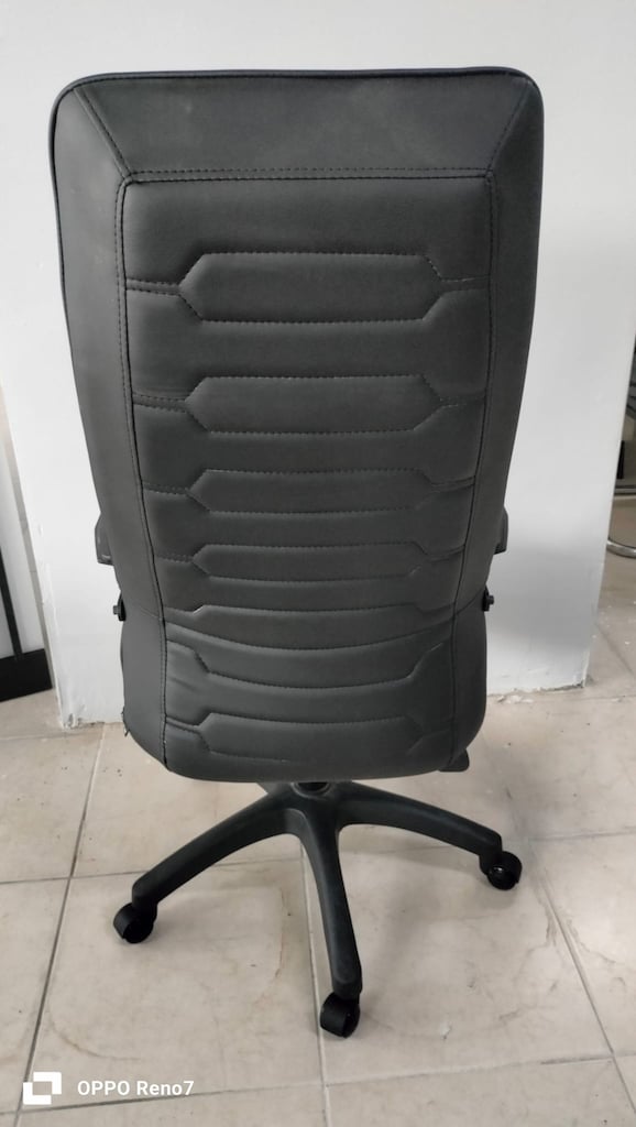 DEKOR BÜRO MOBİLYALARI SİYAH DERİ YÖNETİCİ KOLTUĞU İKİNCİ EL - 4