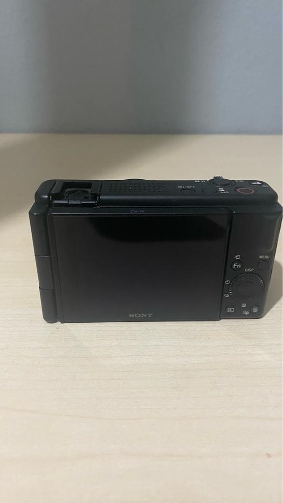 SONY ZV-1F 20mm Vlog Fotoğraf Makinesi+ 128 GB sandiks pro hafıza kart - 3