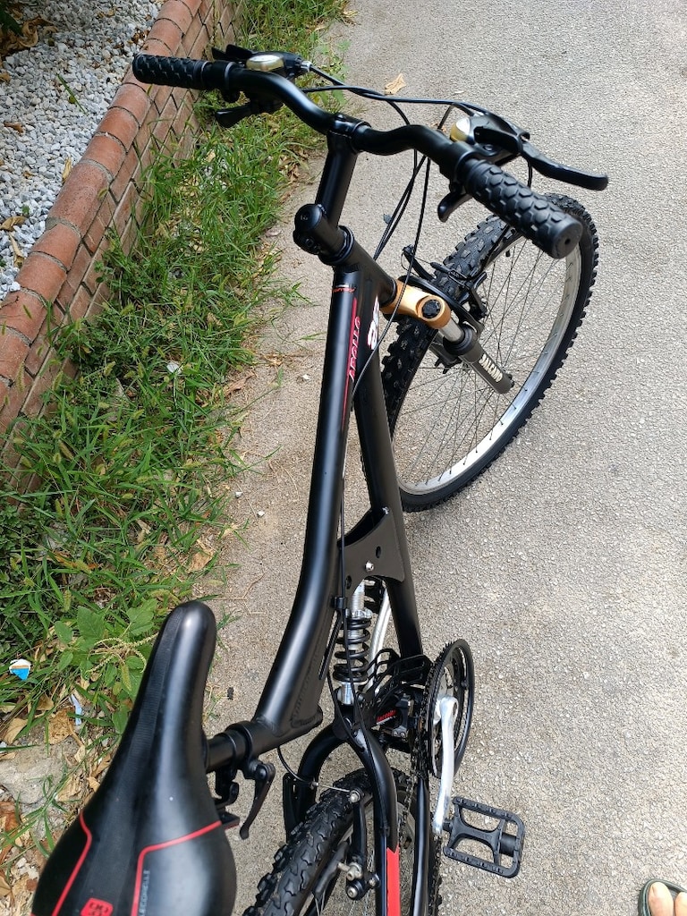 Teker 26. Aluminyum. Shimano 21 hız. 2 amortisör. Sorunsuz ve temiz. - 5