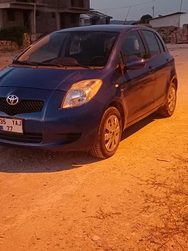 TOYOTA YARIS DIZEL - 2