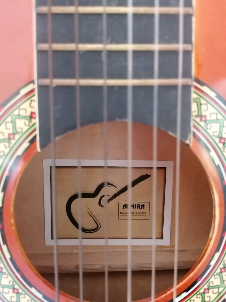 3/4 Boy Gitar - 2