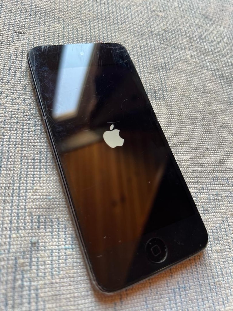 iPod touch (6. Nesil) Apple modeli iPod touch A 1574 (6. Nesi - 6