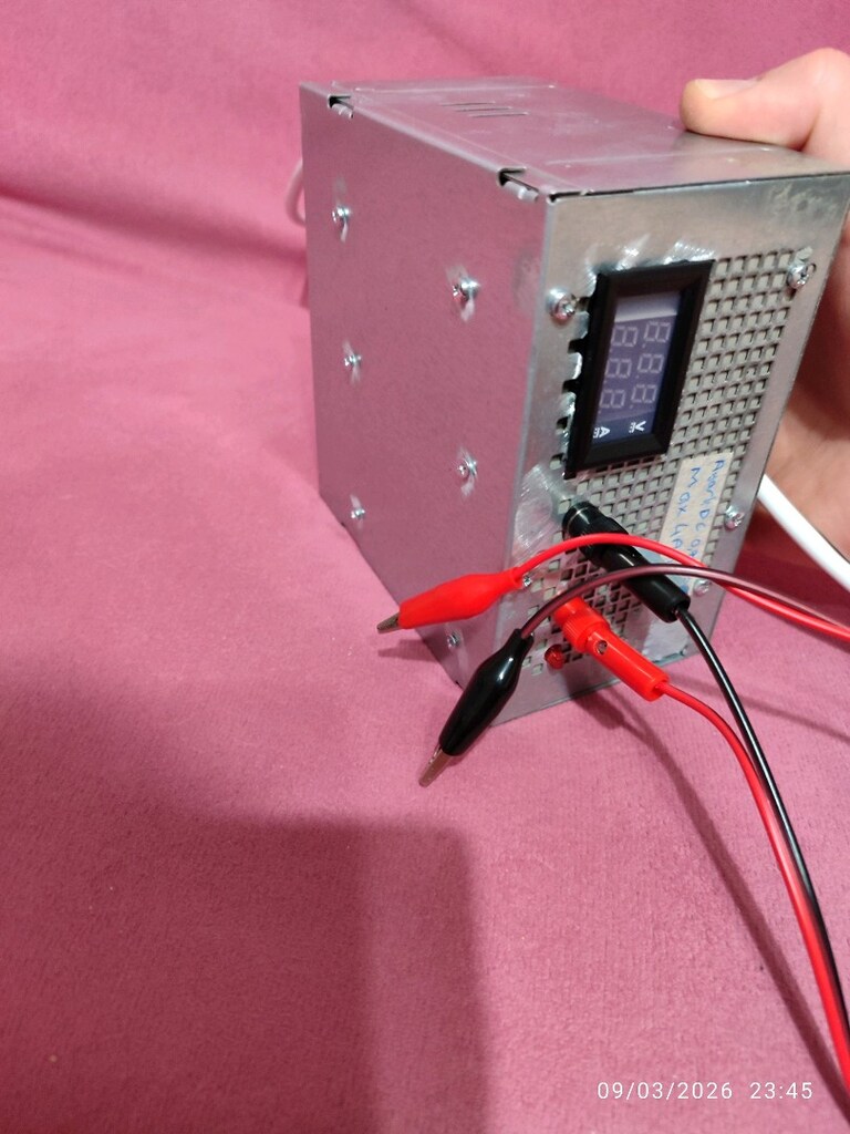 ayarlı0.7 17volt mak.4amper göstergeli adaptör 1000 tl - 12
