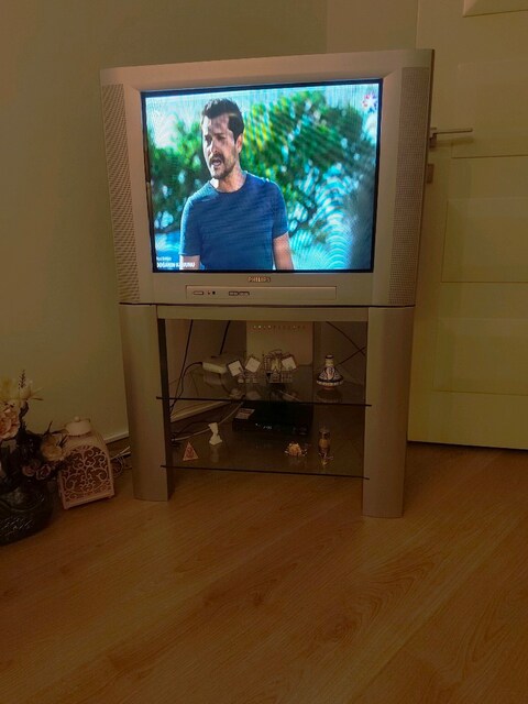 Philips 70 ekran tüplü televizyon