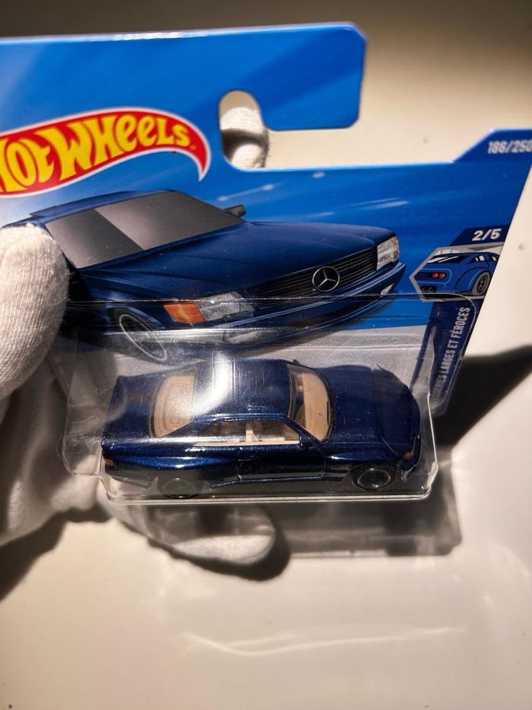 Hot Wheels Mercedes 560 SEC AMG - 6