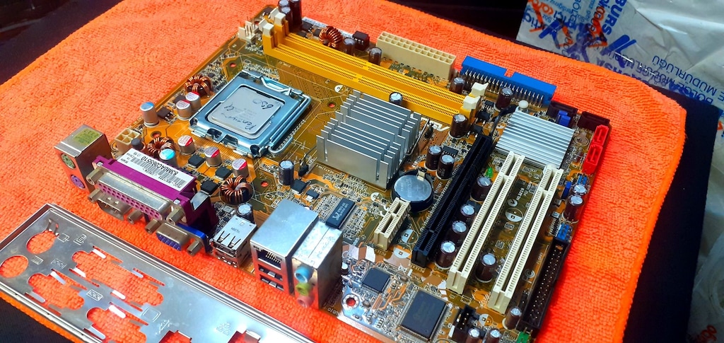 ASUS P5GC-MX-1333 775 Pin+İşlemci Beraber Anakart - 6
