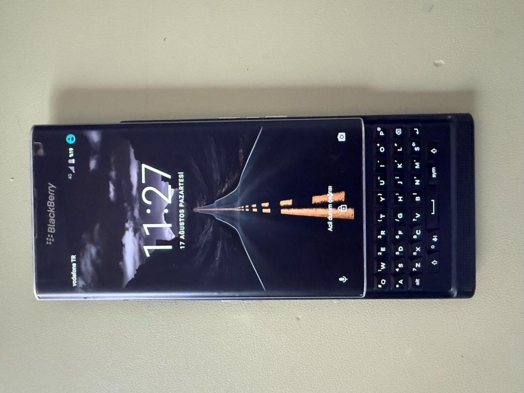 Blackberyy Priv - Android - 8