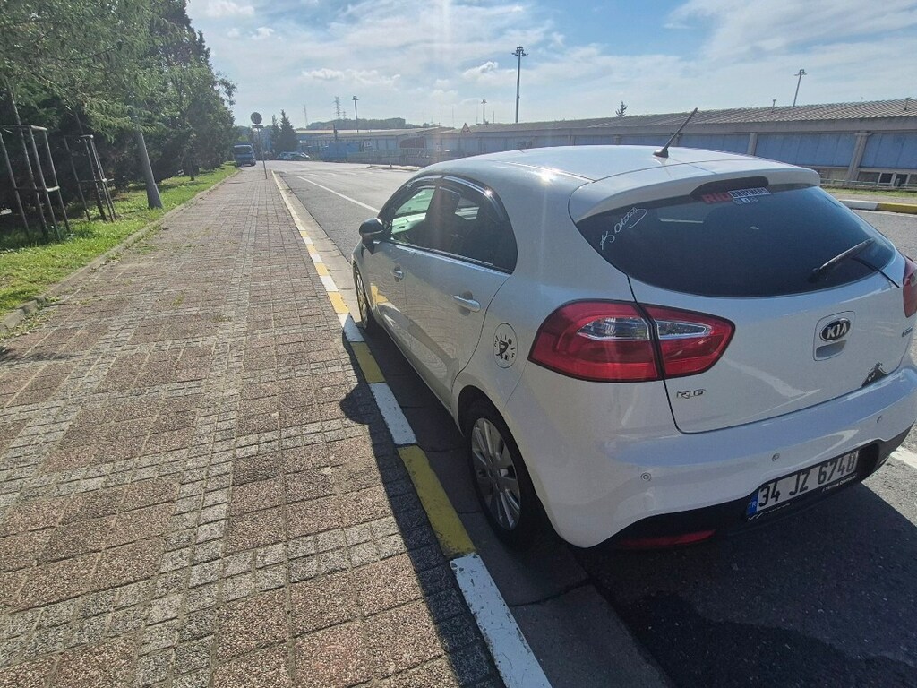 SAHIBINDEN DEĞİŞENSİZ 2013 1.4 DIZEL KIA RIO FANCY - 4