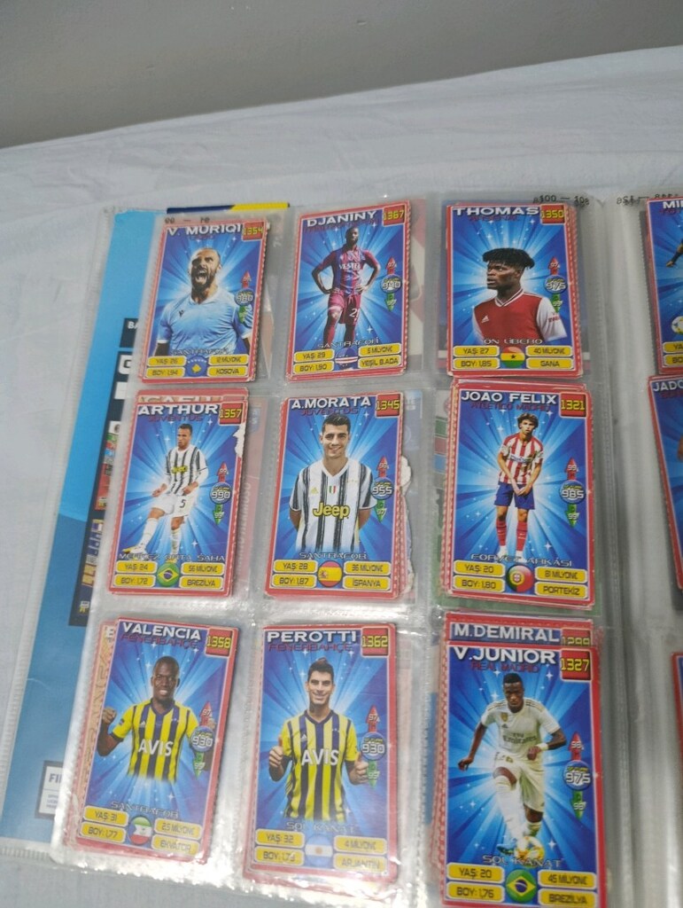 PANİNİ FIFA 365 kartları 2022 Adrenalyn - 15