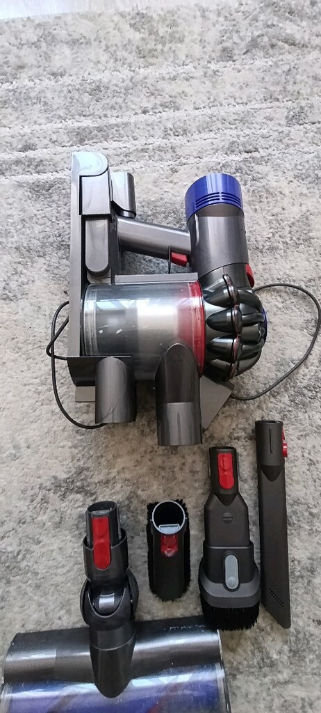 Dyson v8 absolut 21.6 watt ilk sahibinden - 4