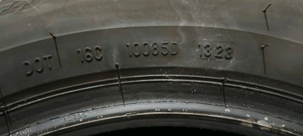 225/65/17 BRIDGESTONE - 4