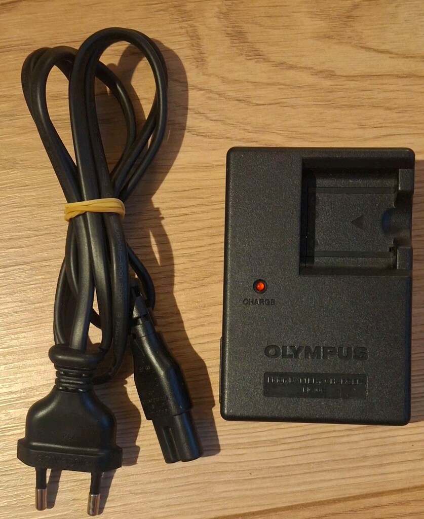 OLYMPUS FE-280 - 6
