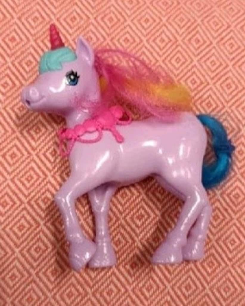 Barbie bebek ve unicornlar - 8