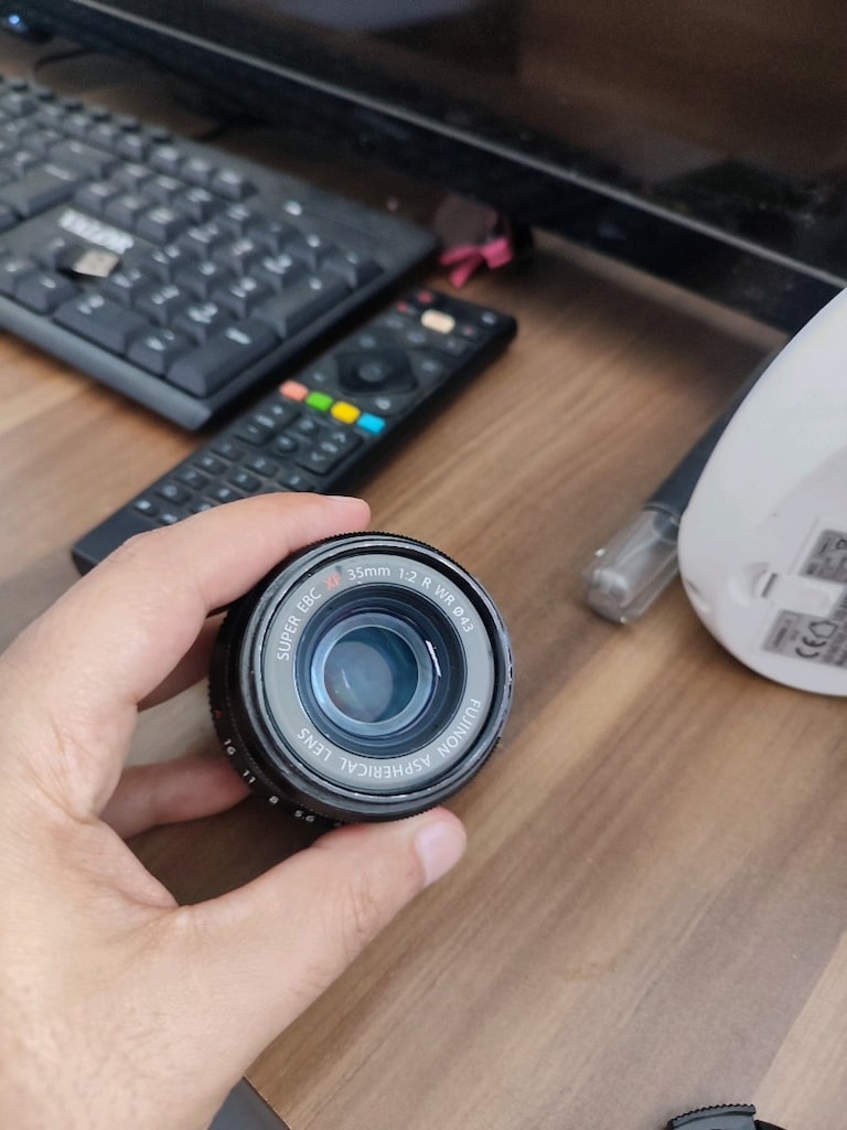 Fujifilm 35mm f2 xf - 4