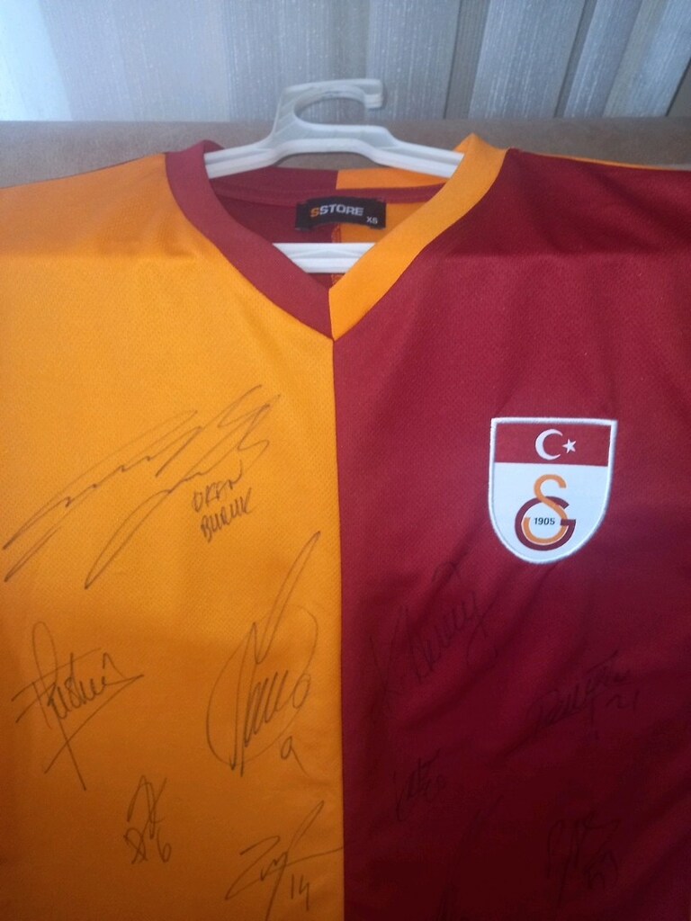 İmzalı Galatasaray forması - 2