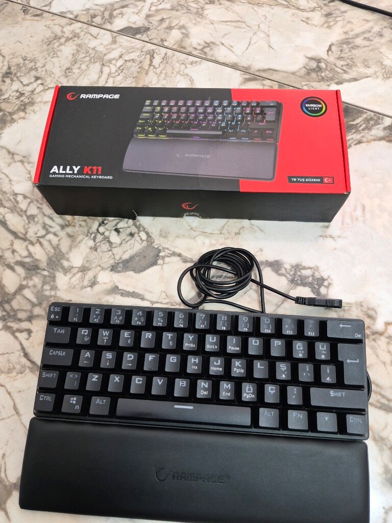 MSI KATANA 17 B13VFK-1037XTR I7-13620 RTX 4060 8GB FULL EKİPMAN KUTULU - 9