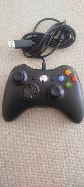 Microsoft Xbox 360 oyun kolu hem bilgisayar hemde oyun konsolu için