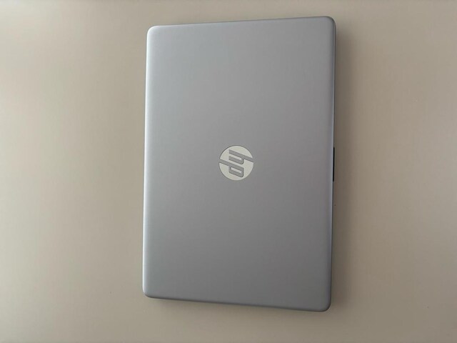 Öğrenciler ve Çalışanlar için Laptop